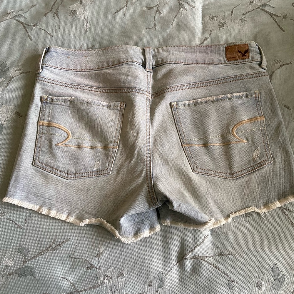 AE Shorts - Picture 3 of 3